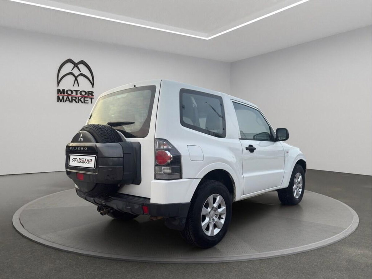 Mitsubishi Pajero 3.2 DI-D 16V aut. 3p. Tender DPF (7)