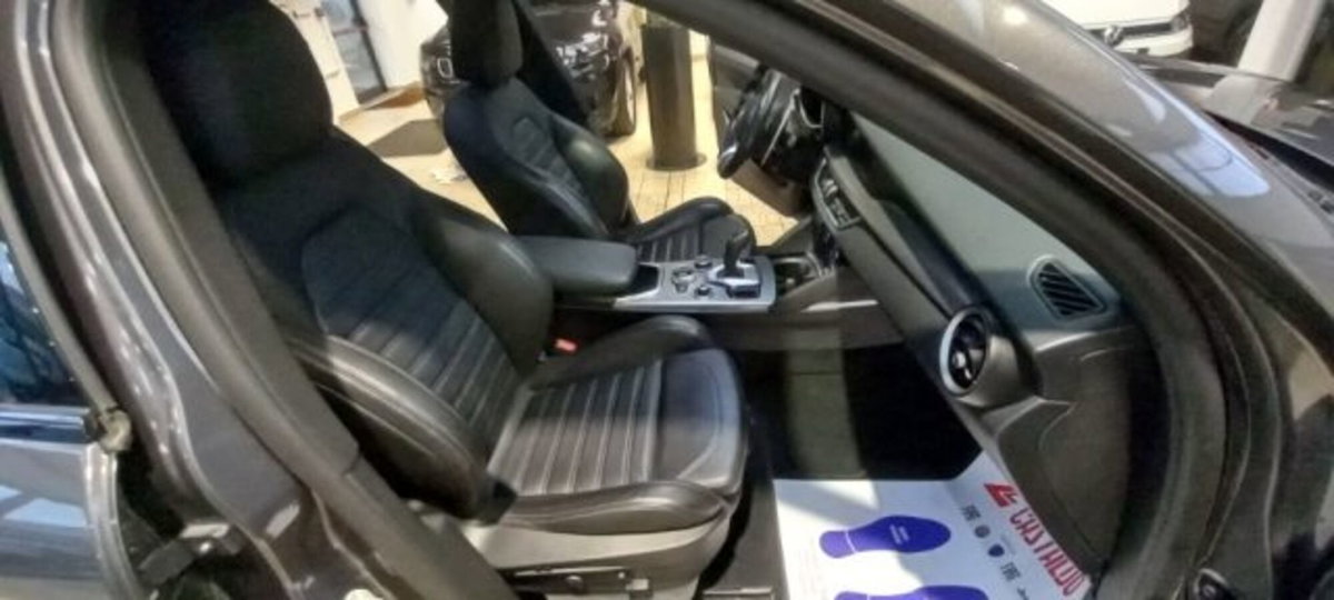 Alfa Romeo Stelvio Stelvio 2.2 Turbodiesel 210 CV AT8 Q4 Veloce (9)