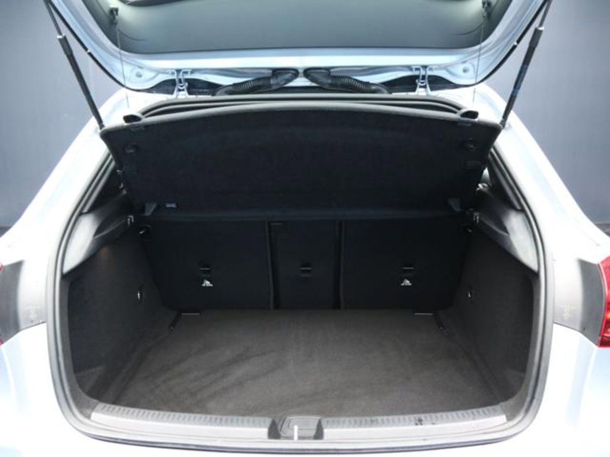 Mercedes-Benz Classe A Sedan 180 AMG Line Premium Plus auto (7)