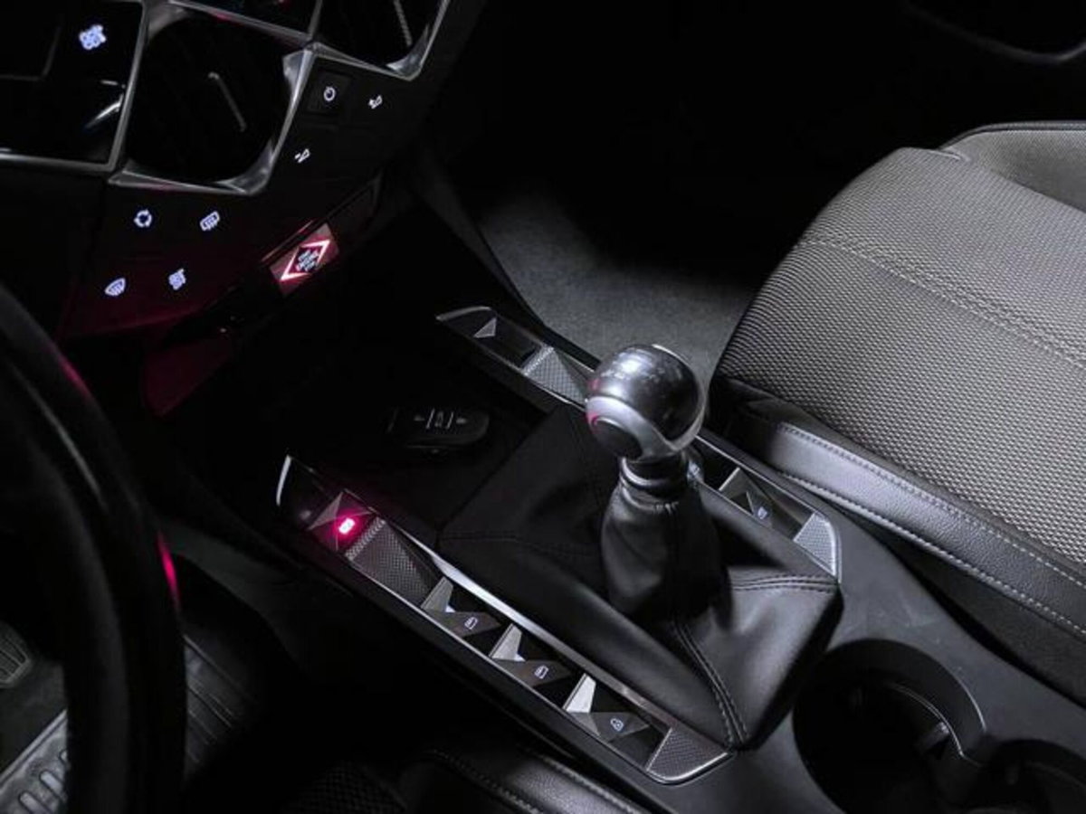 Ds DS 3 DS 3 Crossback PureTech 100 So Chic (12)