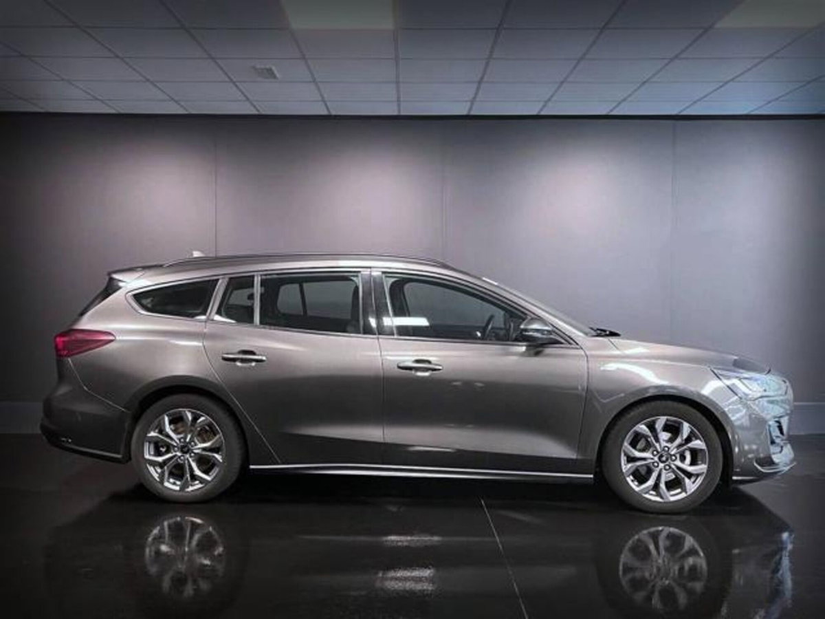 Ford Focus Station Wagon 1.5 EcoBlue 120 CV automatico SW ST-Line (4)