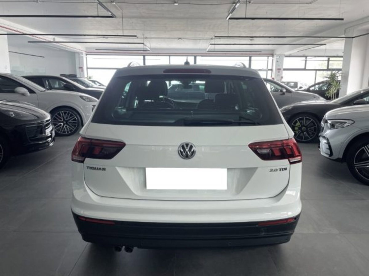 Volkswagen Tiguan 2.0 TDI SCR DSG Business BlueMotion Technology (17)