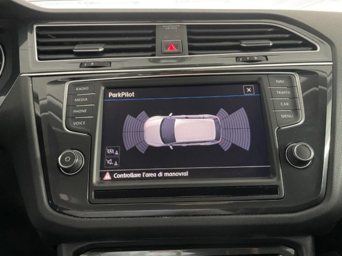 Volkswagen Tiguan 2.0 TDI SCR DSG Business BlueMotion Technology (8)