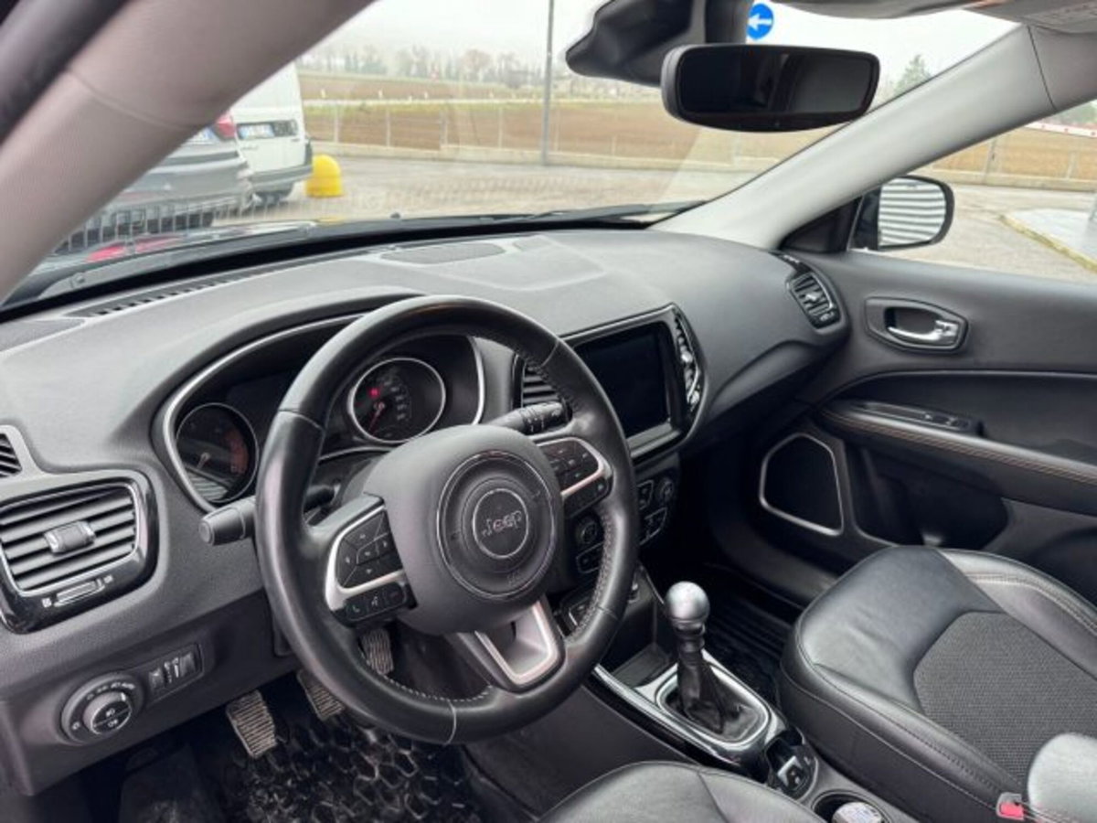 Jeep Compass 1.6 Multijet II 2WD Limited (17)