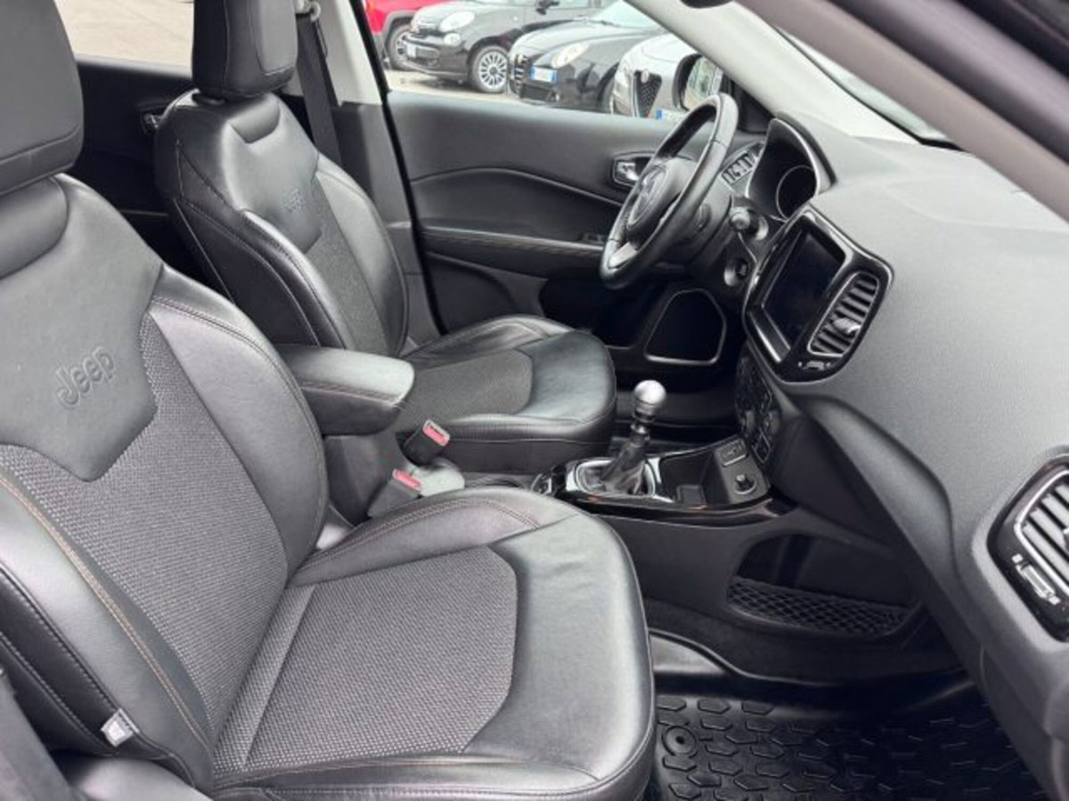 Jeep Compass 1.6 Multijet II 2WD Limited (19)