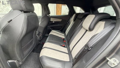Peugeot 3008 Hybrid4 300 e-EAT8 GT Pack (10)