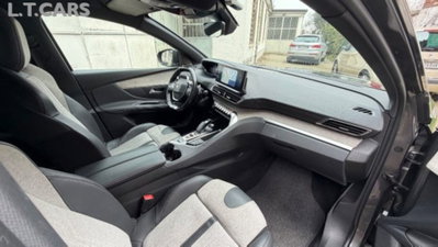 Peugeot 3008 Hybrid4 300 e-EAT8 GT Pack (13)
