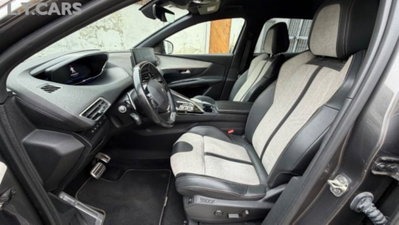 Peugeot 3008 Hybrid4 300 e-EAT8 GT Pack (9)