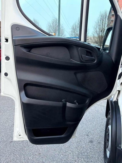 Iveco Daily Furgone 35S12V 2.3 HPT PC-TN Furgone (10)