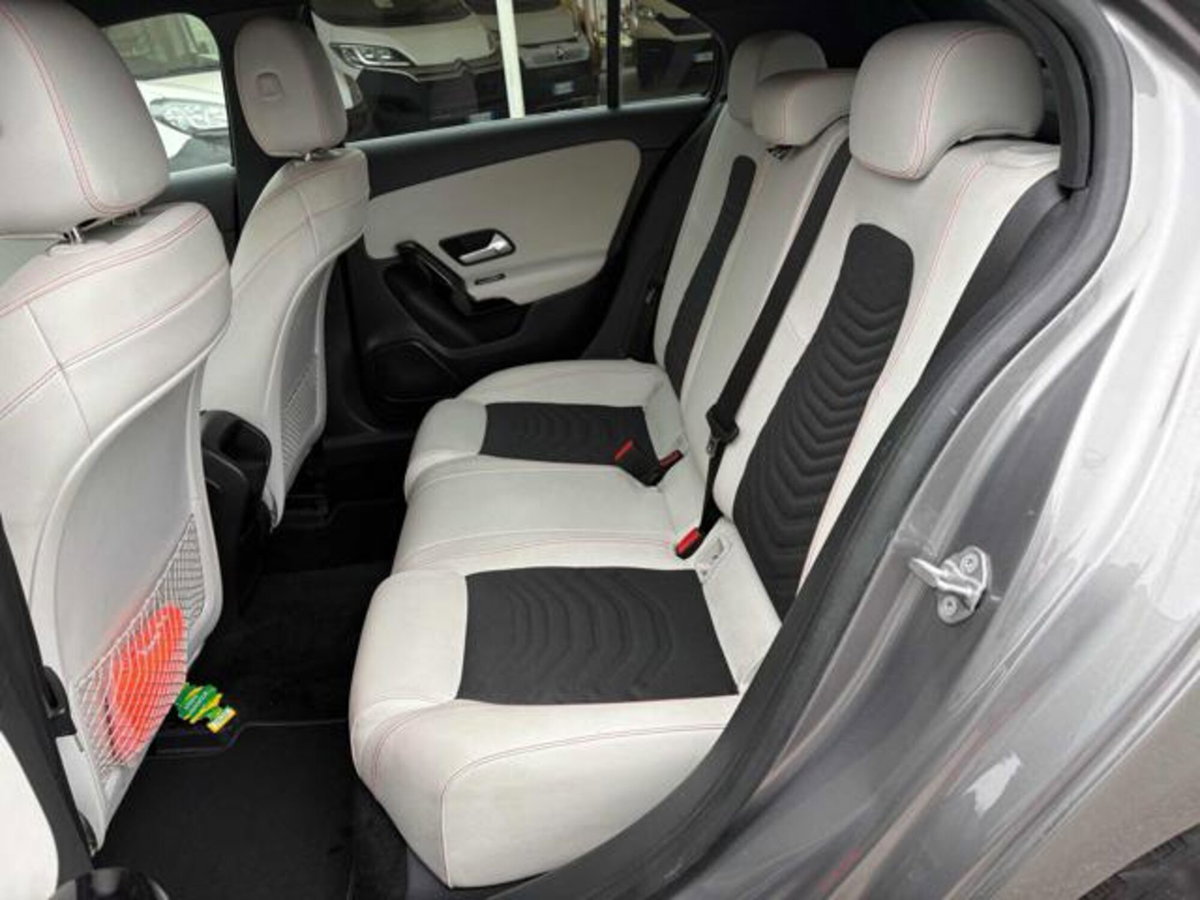 Mercedes-Benz Classe A Sedan 180 d Automatic 4p. Business (14)