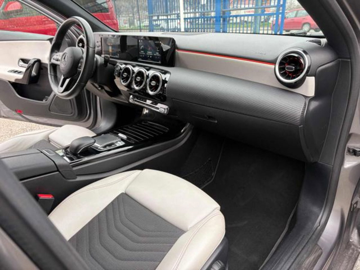 Mercedes-Benz Classe A Sedan 180 d Automatic 4p. Business (16)