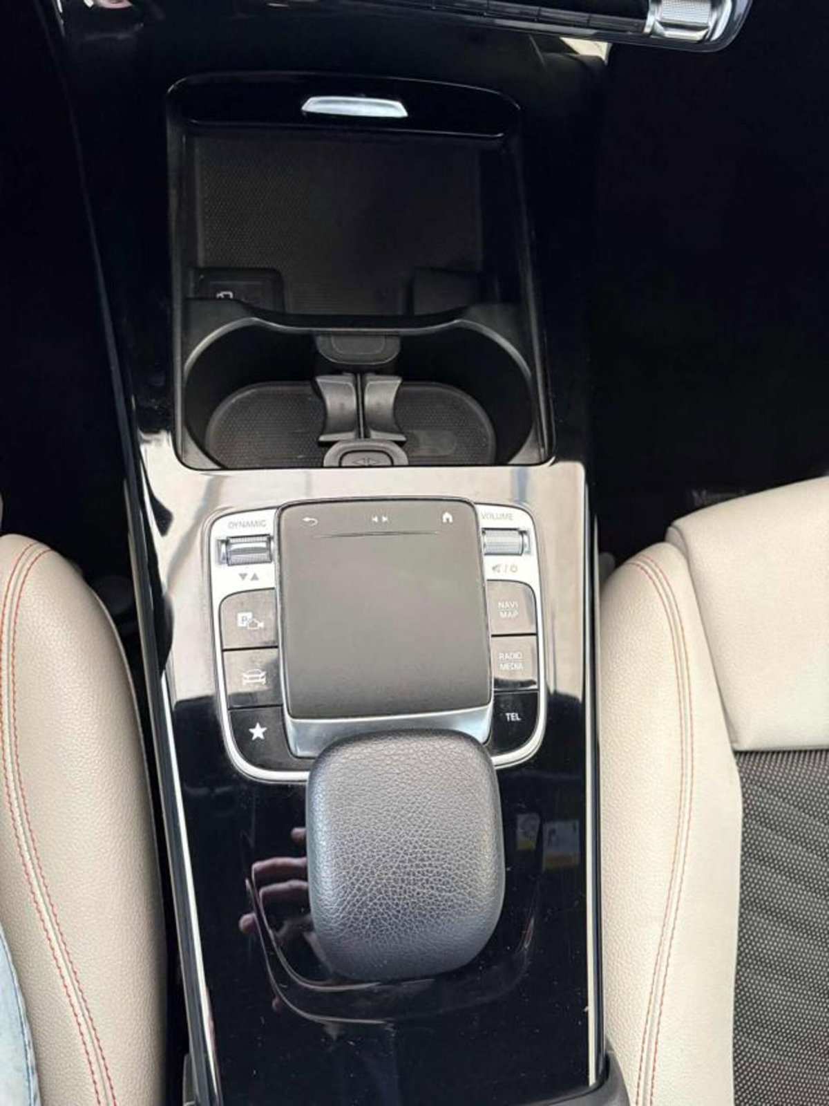 Mercedes-Benz Classe A Sedan 180 d Automatic 4p. Business (20)