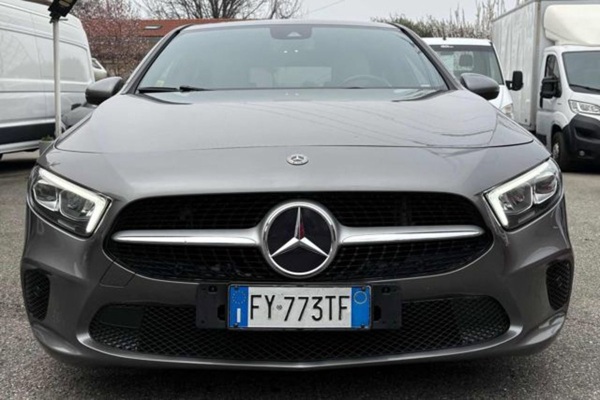 Mercedes-Benz Classe A Sedan 180 d Automatic 4p. Business (3)