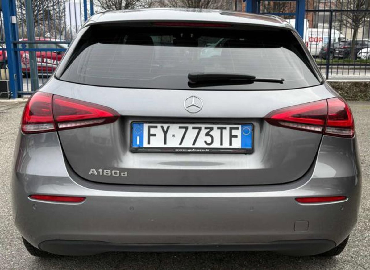 Mercedes-Benz Classe A Sedan 180 d Automatic 4p. Business (7)