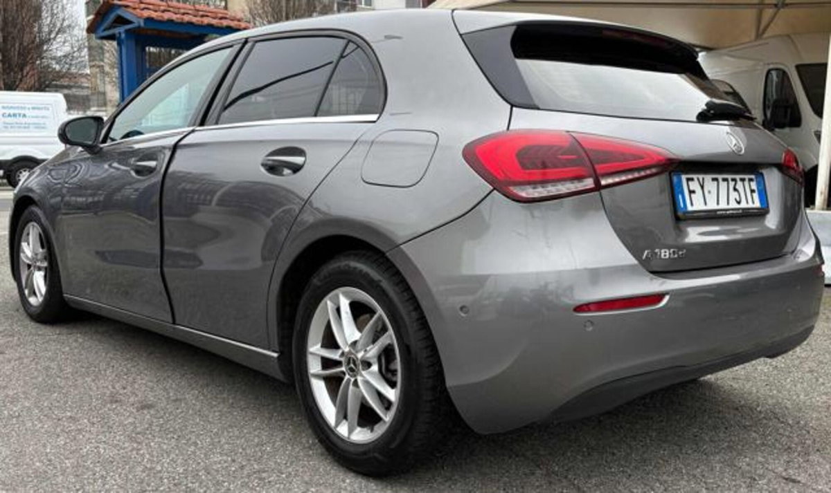 Mercedes-Benz Classe A Sedan 180 d Automatic 4p. Business (8)