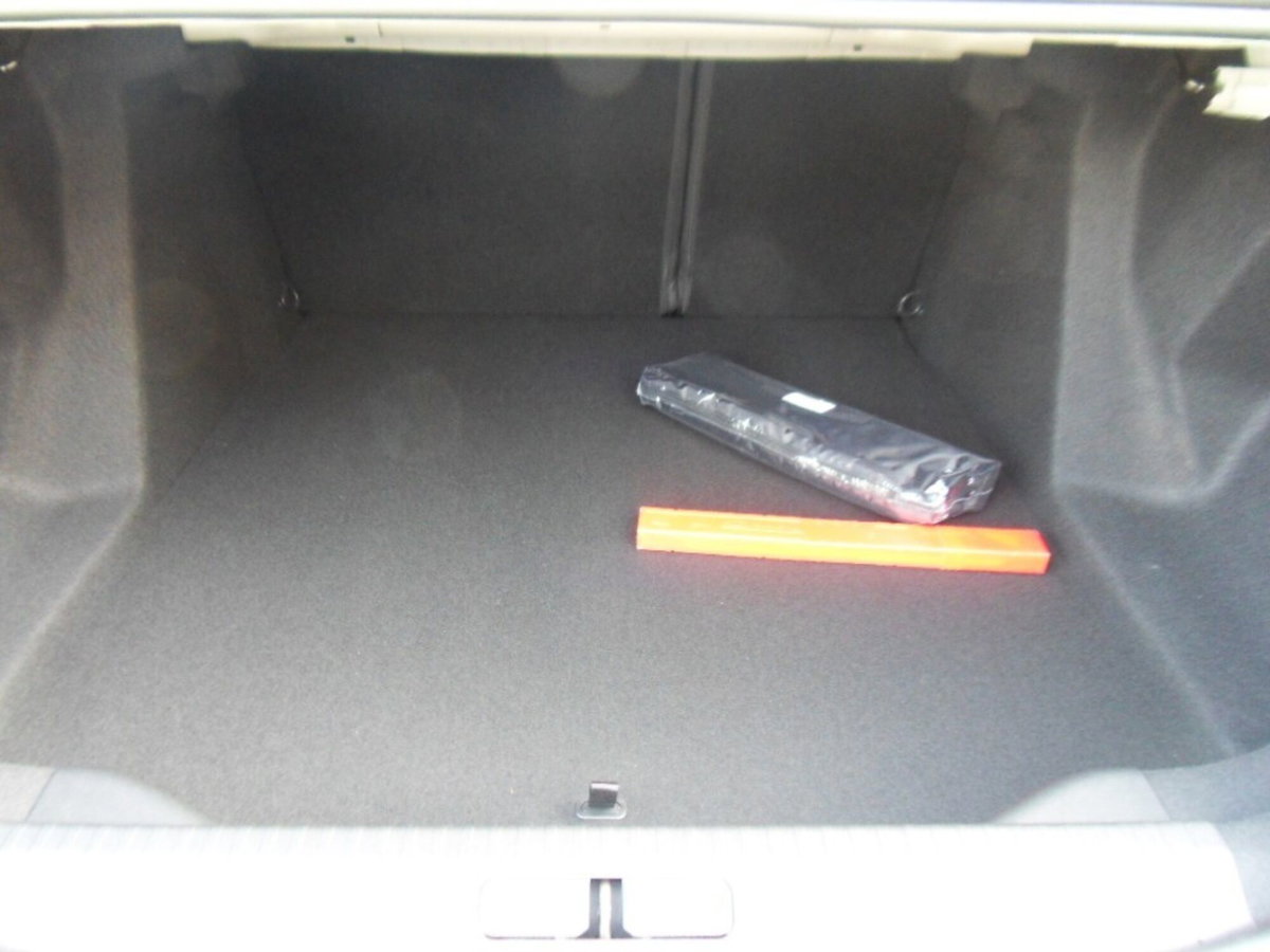 Citroen C4 X 1.2 hybrid You 145cv e-dcs6 (17)