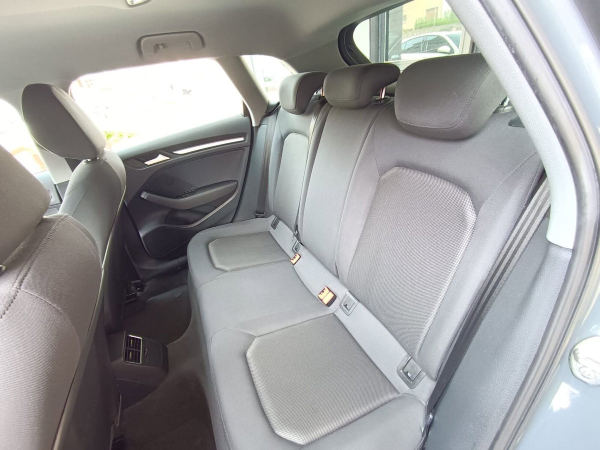 Audi A3 Sportback 1.6 TDI 116 CV S tronic Design (16)