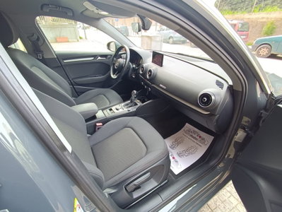 Audi A3 Sportback 1.6 TDI 116 CV S tronic Design (17)