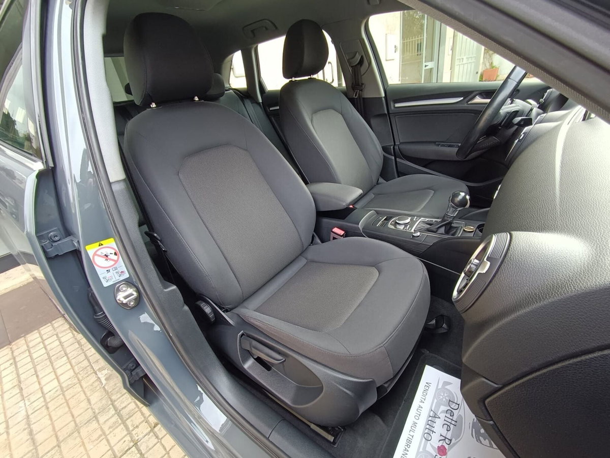 Audi A3 Sportback 1.6 TDI 116 CV S tronic Design (18)