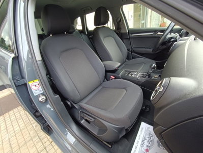 Audi A3 Sportback 1.6 TDI 116 CV S tronic Design (18)