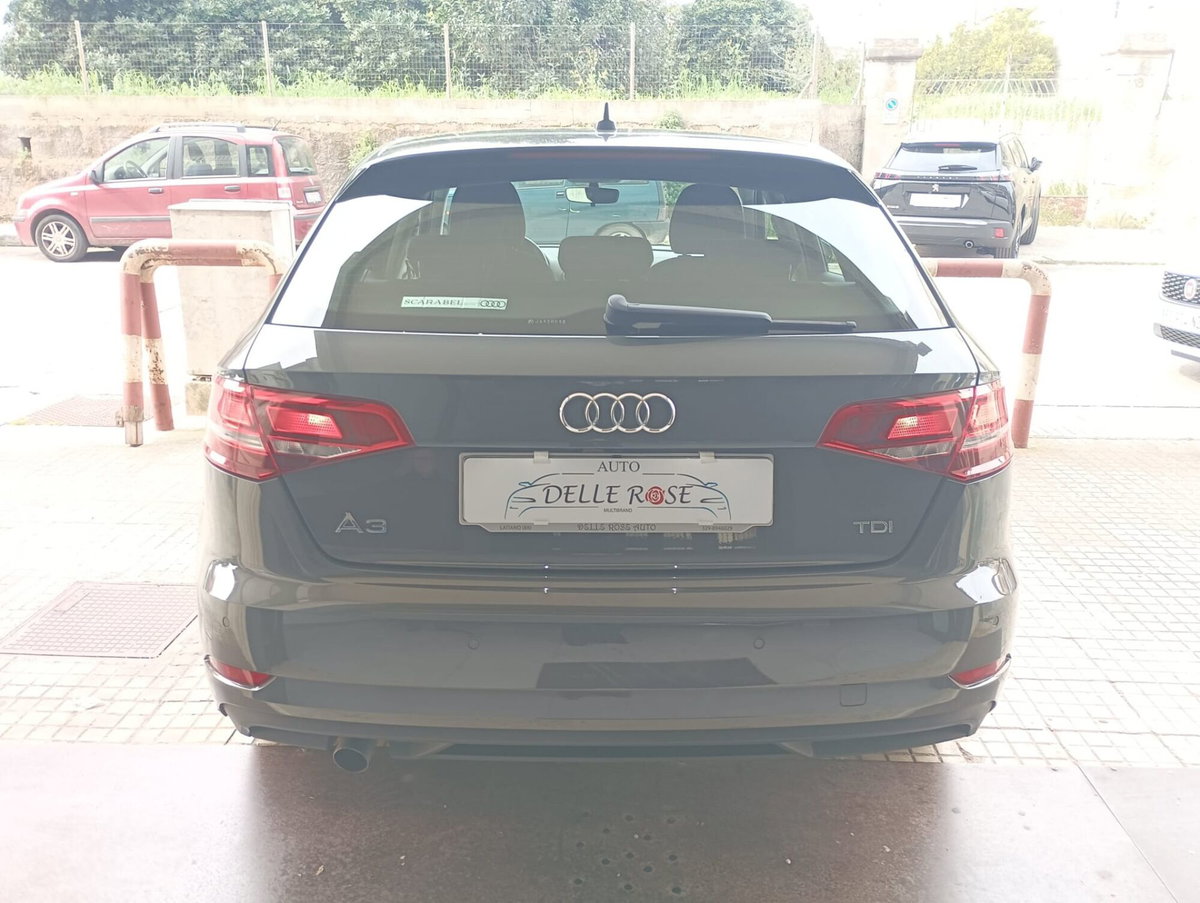 Audi A3 Sportback 1.6 TDI 116 CV S tronic Design (4)