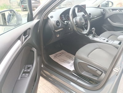 Audi A3 Sportback 1.6 TDI 116 CV S tronic Design (9)