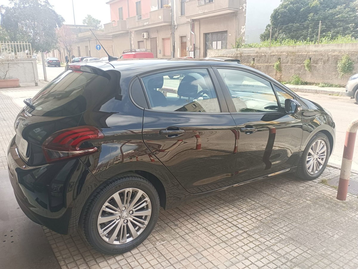Peugeot 208 BlueHDi 100 Stop&Start 5 porte Allure (3)