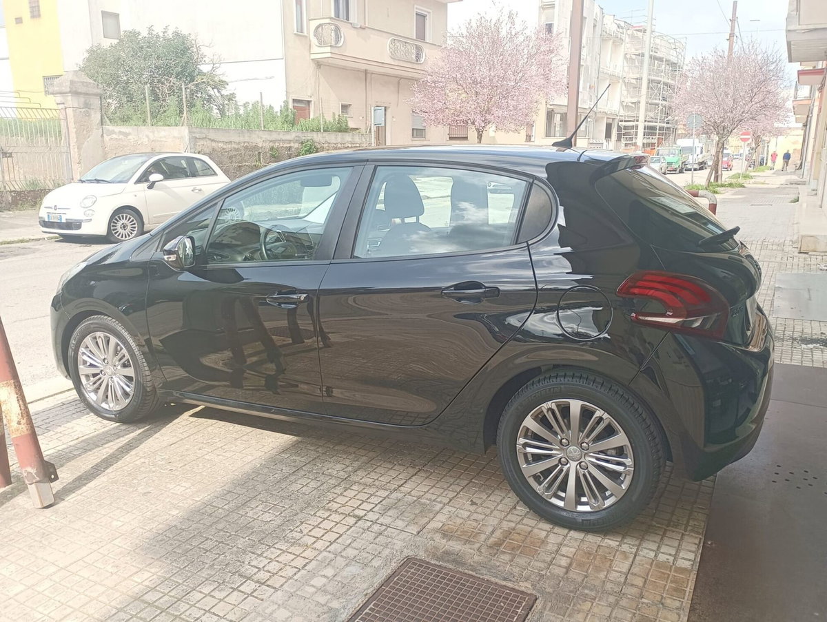 Peugeot 208 BlueHDi 100 Stop&Start 5 porte Allure (5)