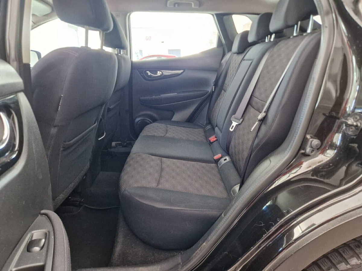 Nissan Qashqai 1.5 dCi Acenta Premium (13)