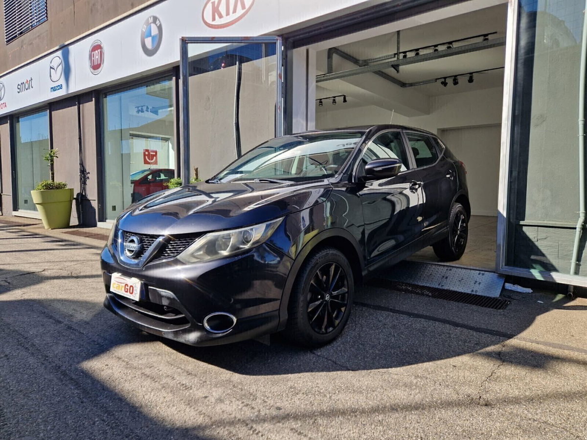 Nissan Qashqai 1.5 dCi Acenta Premium (2)