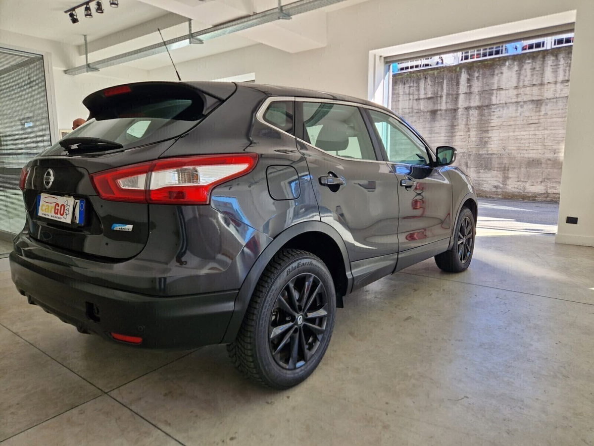 Nissan Qashqai 1.5 dCi Acenta Premium (6)
