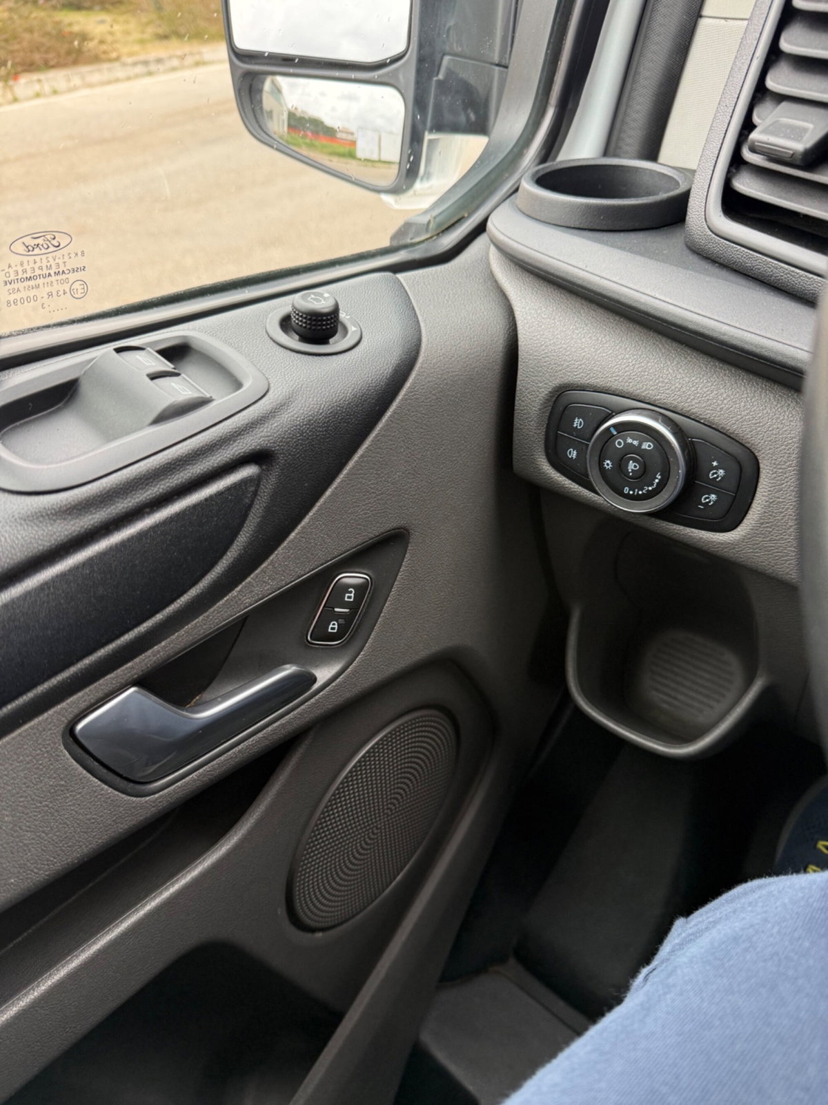 Ford Transit Custom Furgone 300 2.0 EcoBlue 130 PL Furgone Titanium (10)