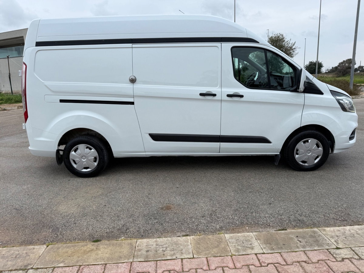 Ford Transit Custom Furgone 300 2.0 EcoBlue 130 PL Furgone Titanium (2)