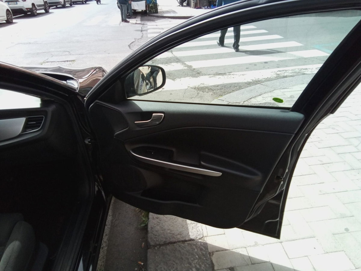 Alfa Romeo Giulietta 1.4 tb Progression 105cv E6 (8)