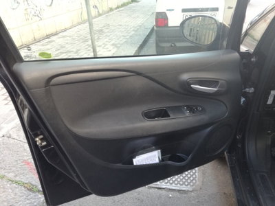 Fiat Punto 1.4 8V 5 porte Natural Power Lounge (10)