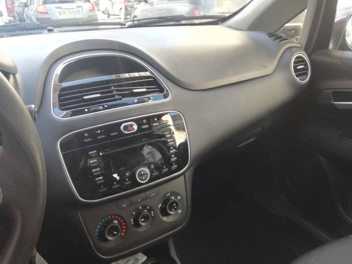 Fiat Punto 1.4 8V 5 porte Natural Power Lounge (15)