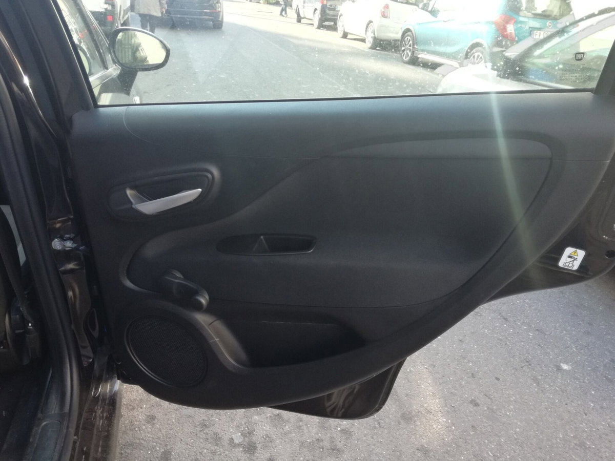 Fiat Punto 1.4 8V 5 porte Natural Power Lounge (18)