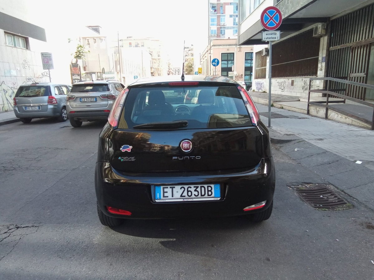 Fiat Punto 1.4 8V 5 porte Natural Power Lounge (2)