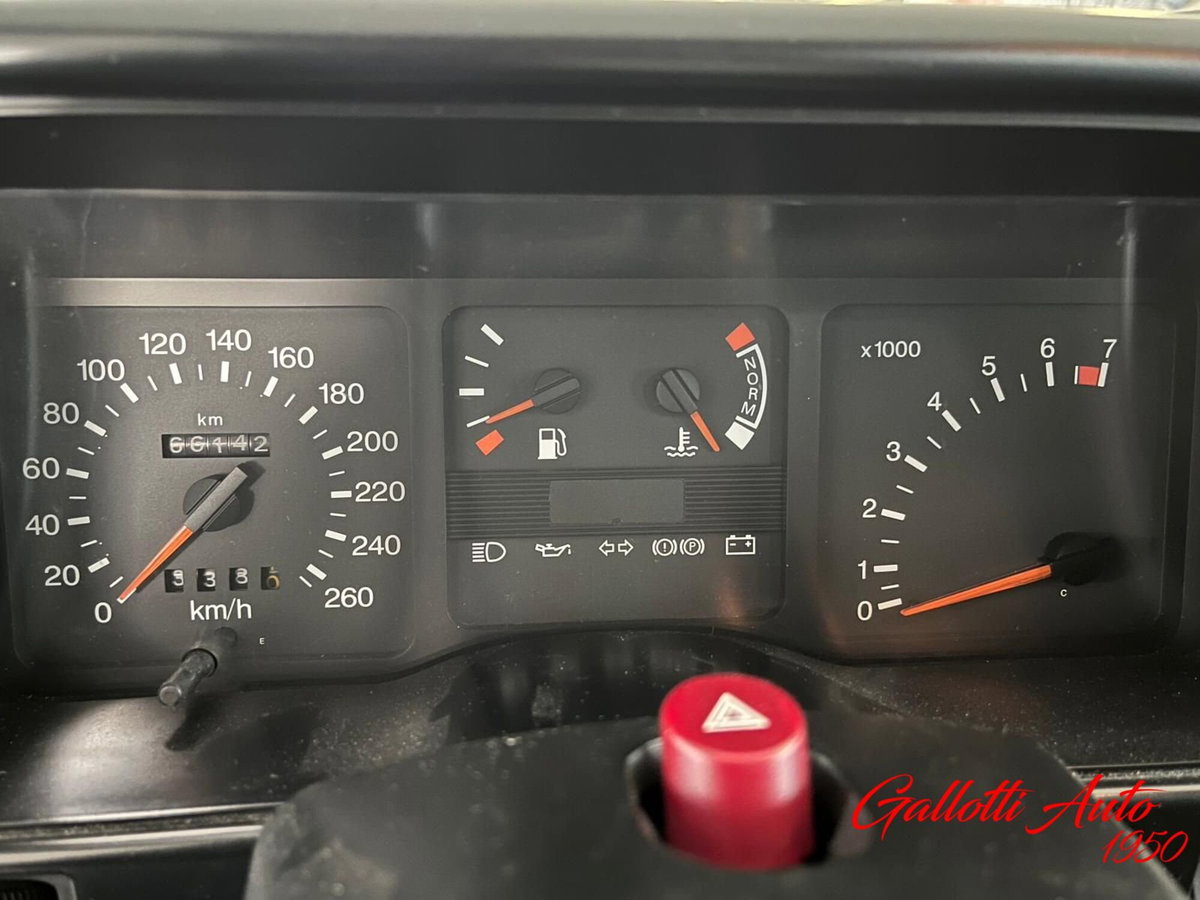 Ford Sierra 2.0i turbo 16V 4p. RS Cosworth (11)