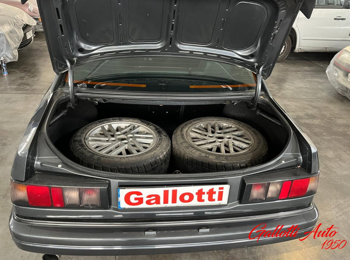 Ford Sierra 2.0i turbo 16V 4p. RS Cosworth (15)