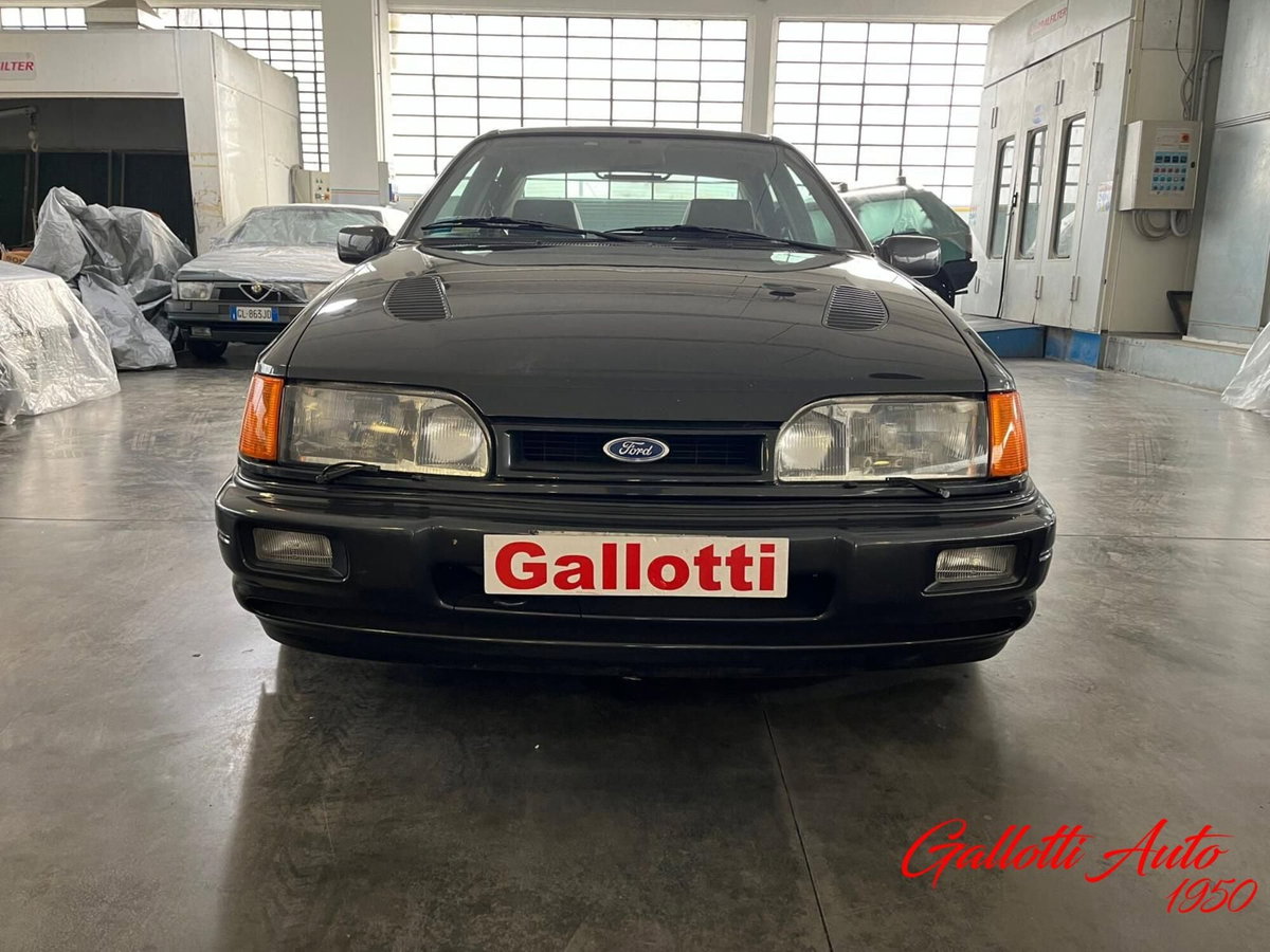 Ford Sierra 2.0i turbo 16V 4p. RS Cosworth (2)