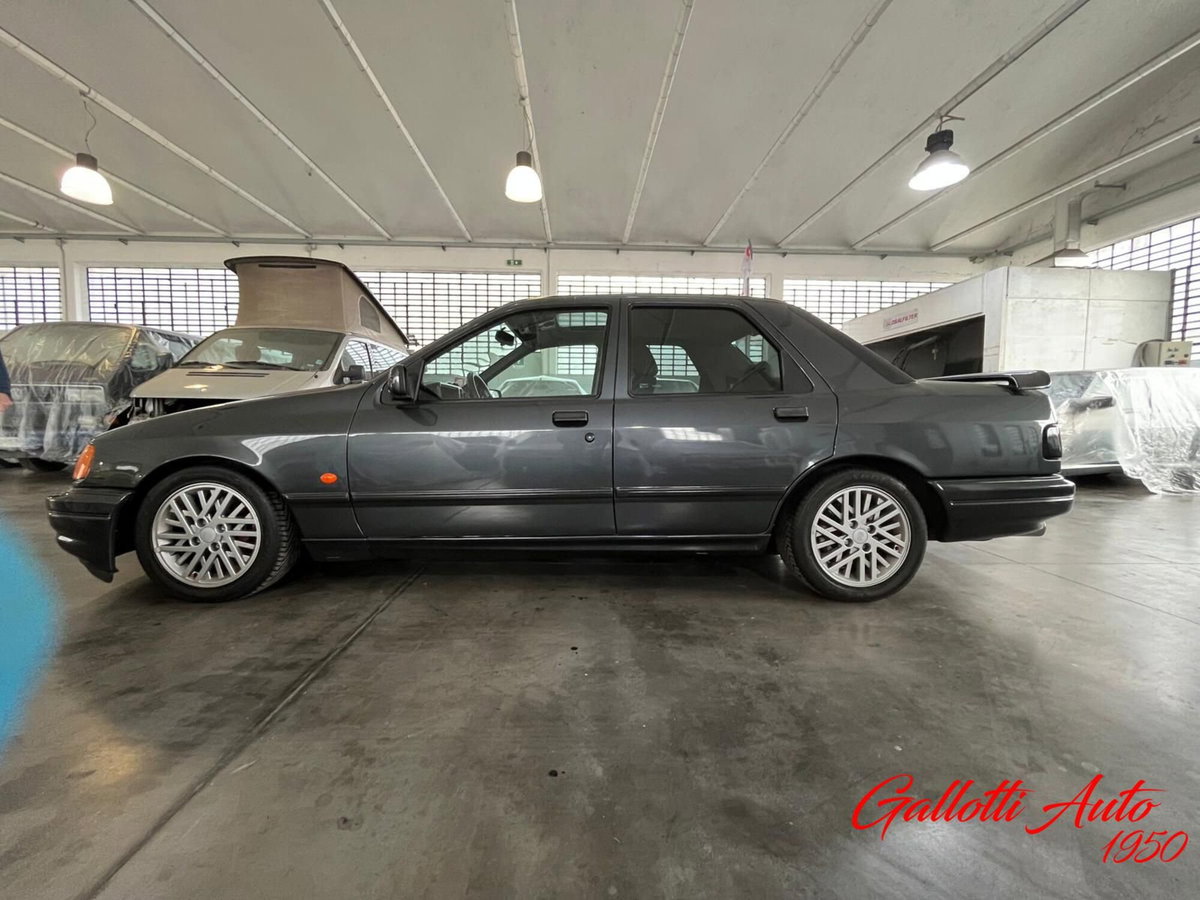 Ford Sierra 2.0i turbo 16V 4p. RS Cosworth (8)