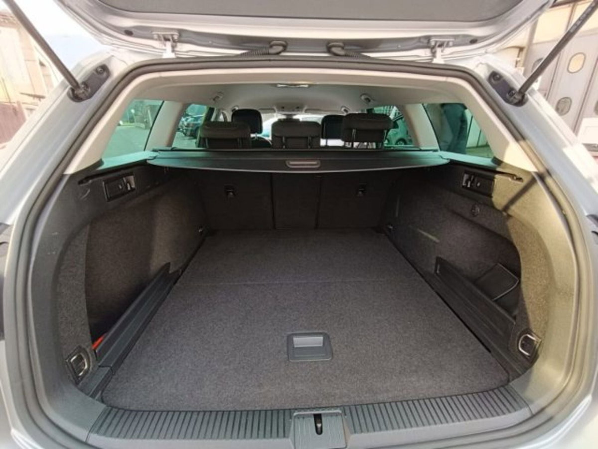 Volkswagen Passat Variant 2.0 TDI SCR EVO Business (12)