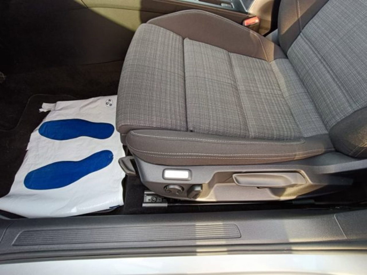 Volkswagen Passat Variant 2.0 TDI SCR EVO Business (13)