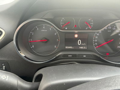 Opel Crossland X 1.2 12V Innovation (8)