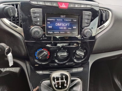 Lancia Ypsilon 1.2 69 CV 5 porte GPL Ecochic Gold (19)