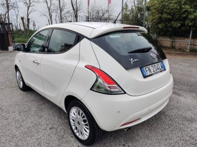 Lancia Ypsilon 1.2 69 CV 5 porte GPL Ecochic Gold (8)