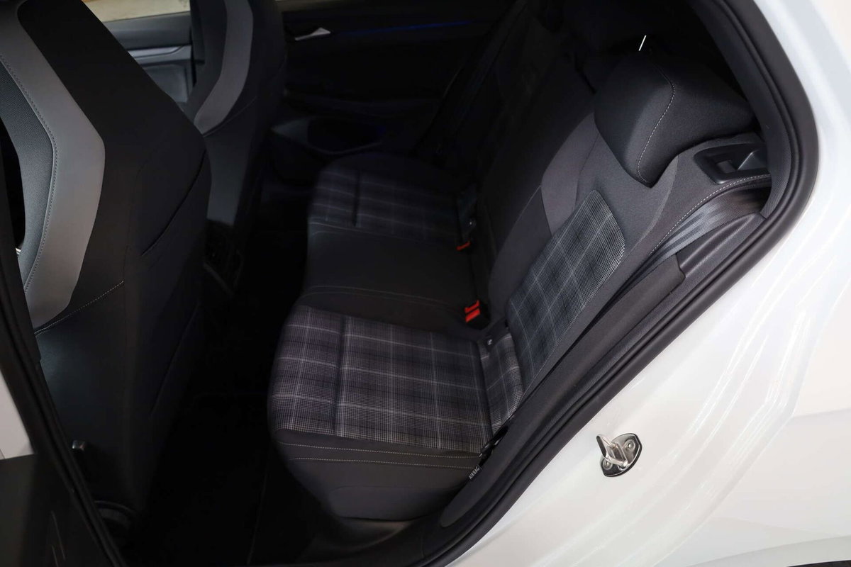 Volkswagen Golf 2.0 TDI GTD DSG (15)