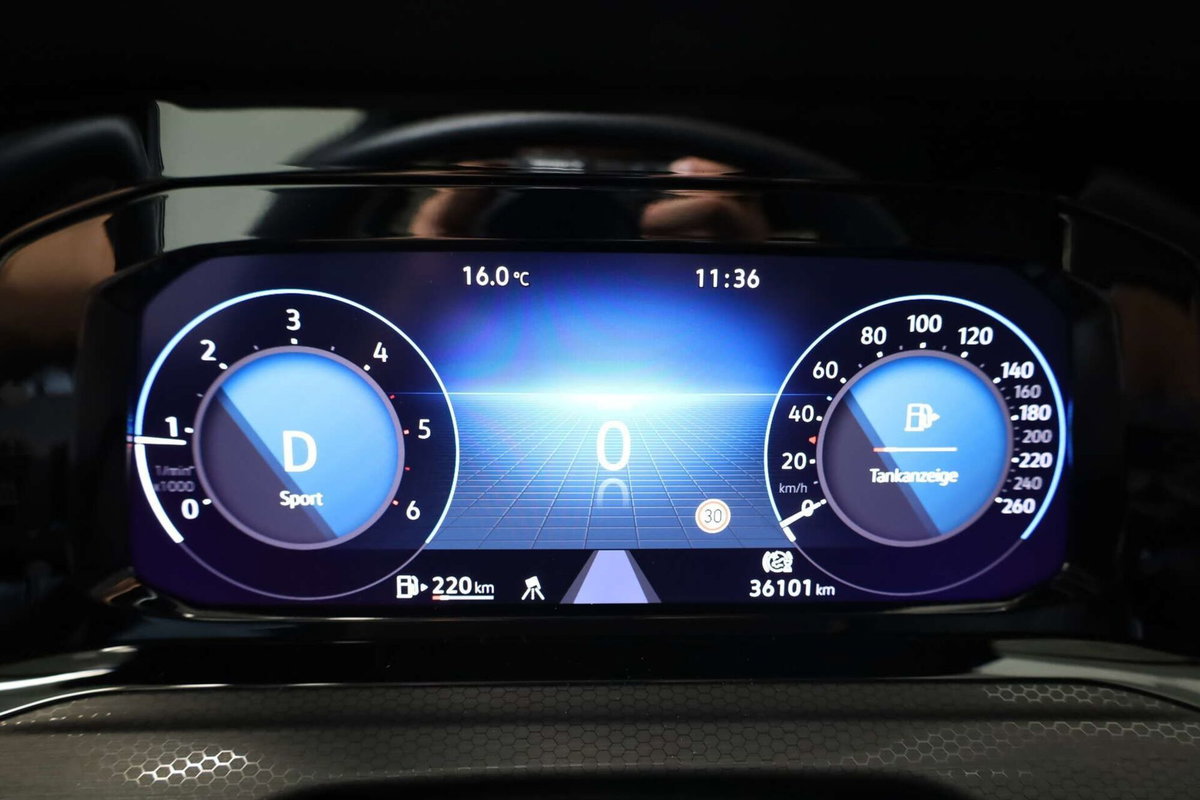 Volkswagen Golf 2.0 TDI GTD DSG (9)