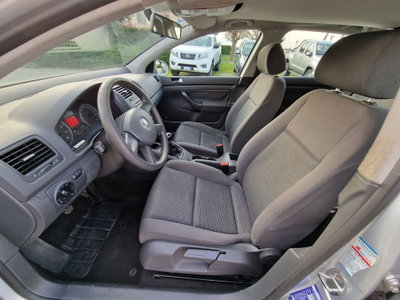 Volkswagen Golf 1.6 16V FSI 5p. Sportline (11)